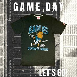 PHILADELPHIA EAGLES WOMENS’ TEE! FEATURES DEVONTA SMITH! WORN 2x! HOMAGE, SZ-XS
